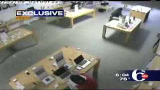 Apple Store Robbery In 31 Seconds!