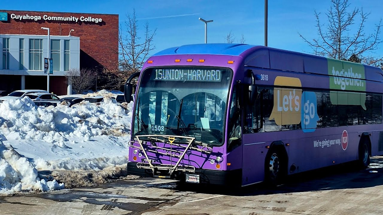 RTA Ride Rt 15 Union - Harvard to Downtown #3618 2018 Gillig BRT+CNG 40'