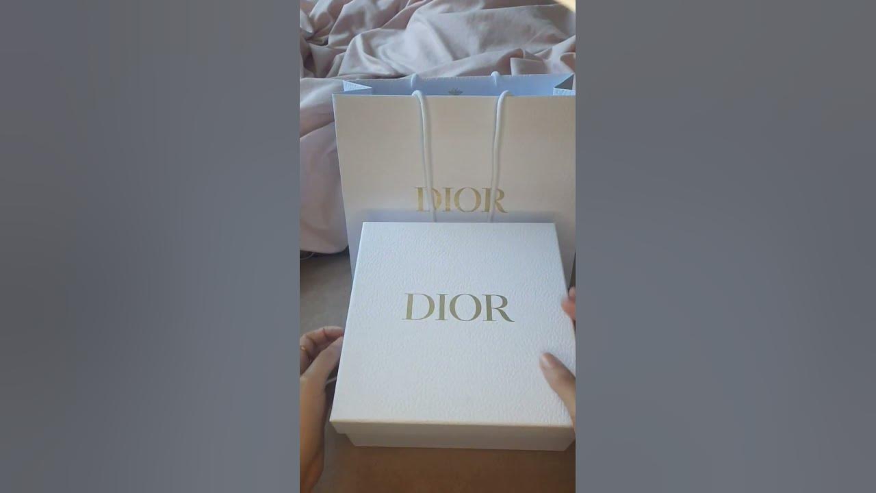 Asmr unboxing J'adore Dior l'eau #asmr #asmrvideo #asmrrelax #unboxing #dior #diorperfume #beauty