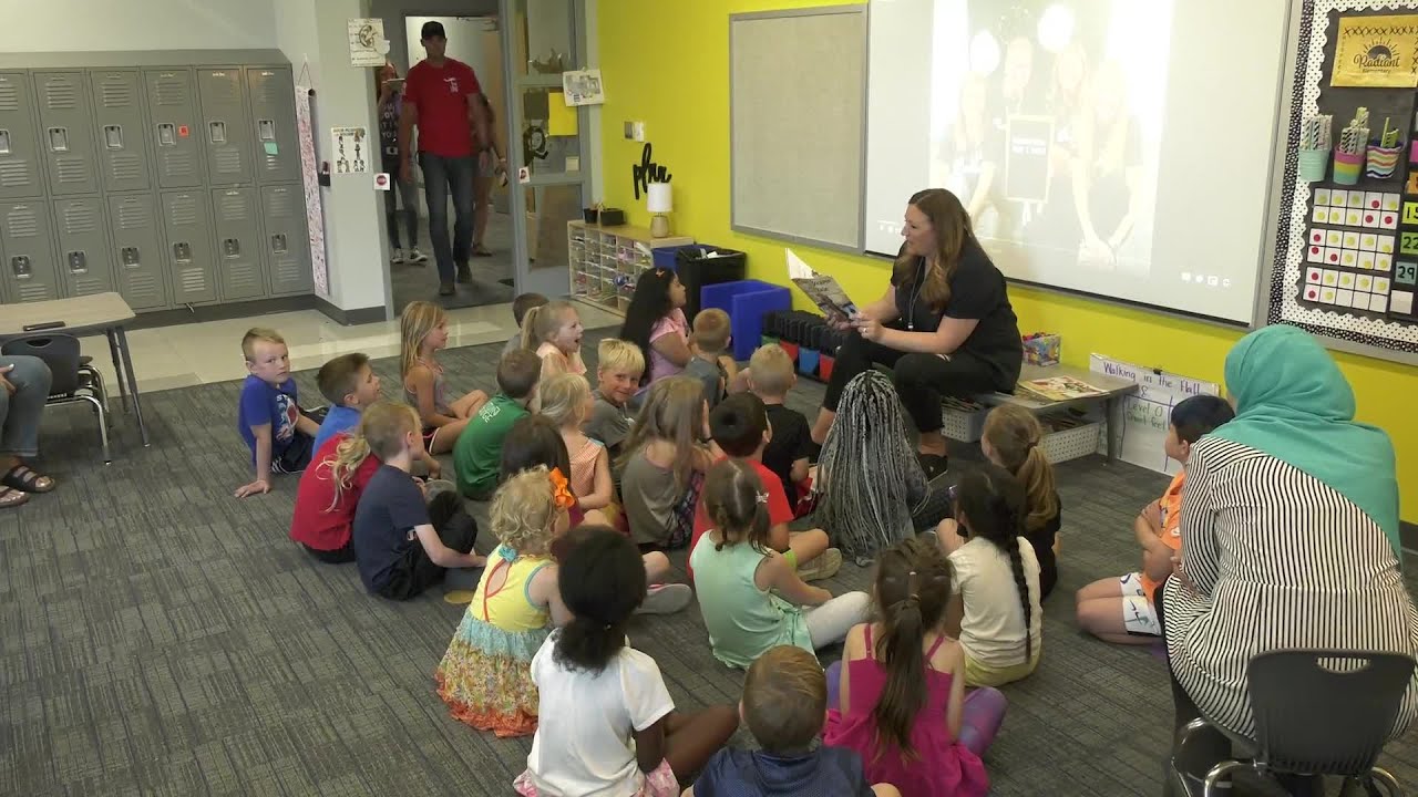 Soldier dad surprises daughter at Waukee school