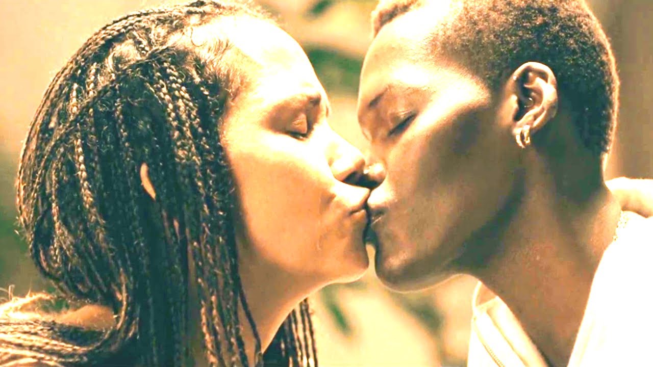 Bruised / Kiss Scene - Jackie and Buddhakan ( Halle Berry and Sheila