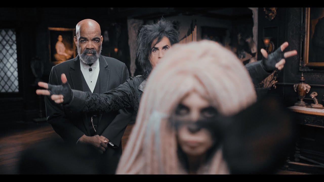 Livingston, a butler with a taste for the tidy and an aversion to all