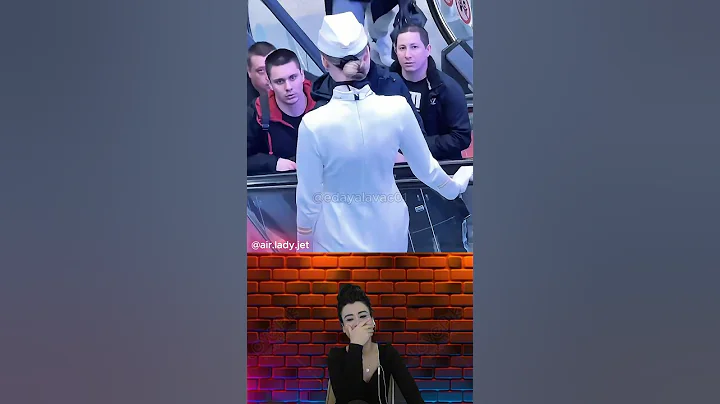 ✈️ Air Lady Jet Arina, Timeless Fashion Icon! #airladyjet #arina #fashionicon #streetstyle #walk