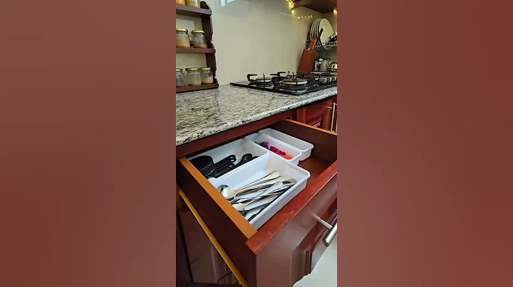 Organizing My Kitchen Drawer | Kitchen Organization🤍#organize #kitchen #home