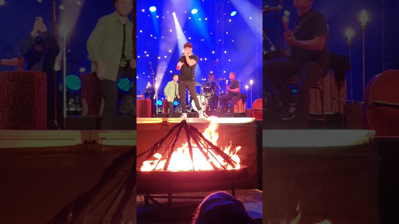 Johannes Oerding mit Wincent Weiss bei Stars am Strand/Timmendorfer Strand 10.09.2021