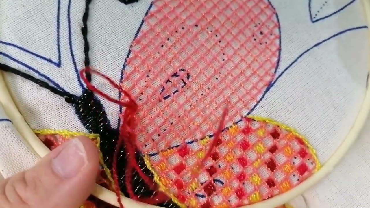 Bordado Fantasía Para Una Mariposa. 🦋🦋🦋