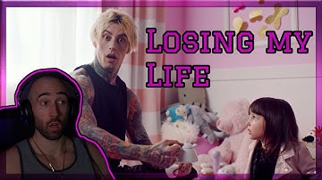 FALLING IN REVERSE - LOSING MY LIFE [RAPPER REACTION]