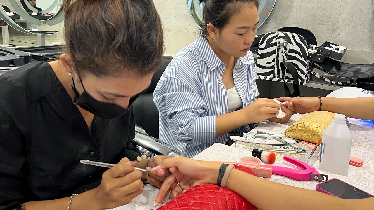 Student Testimonial Certified Nail Art Course in Vashi Navi Mumbai