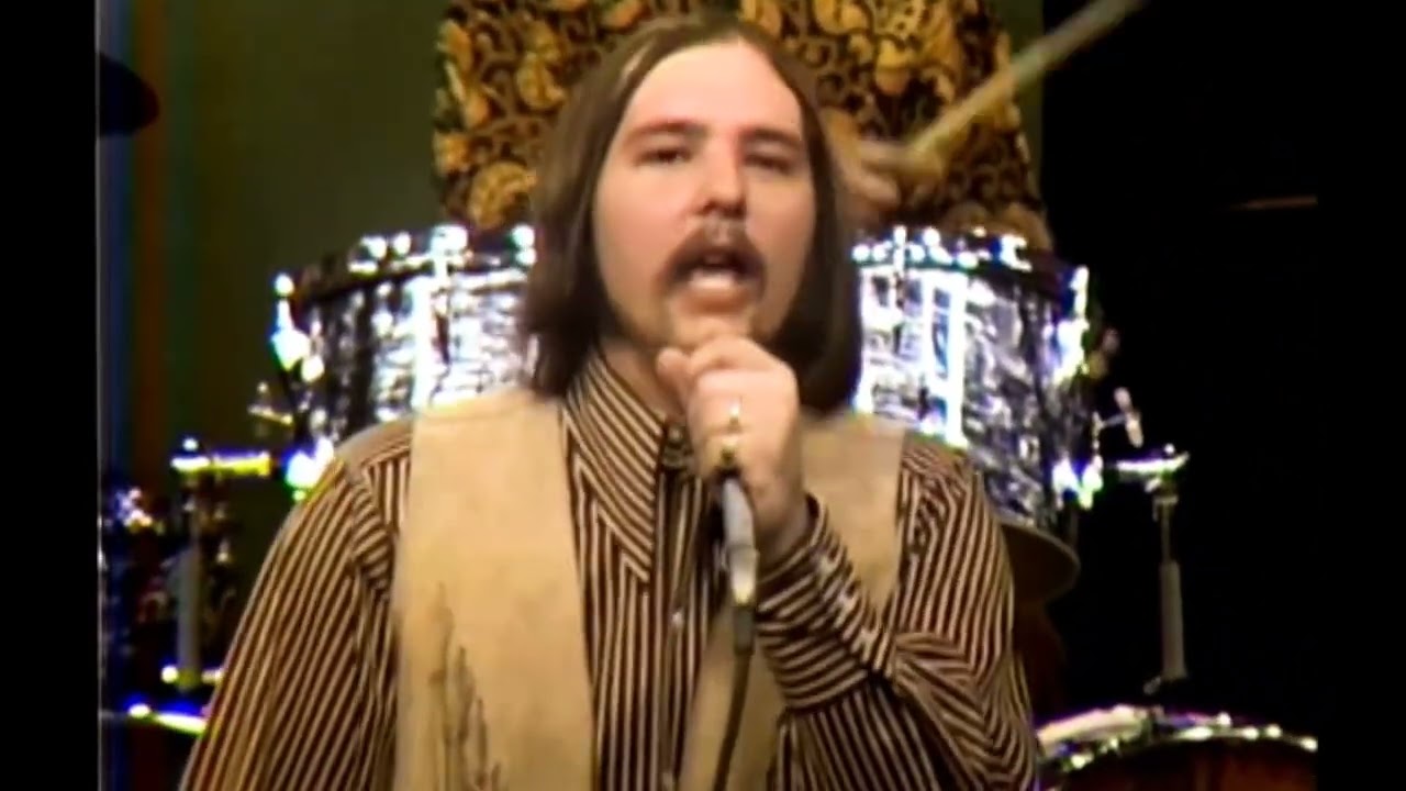 NA NA HEY HEY KISS HIM GOODBYE - STEAM 1969 - YouTube