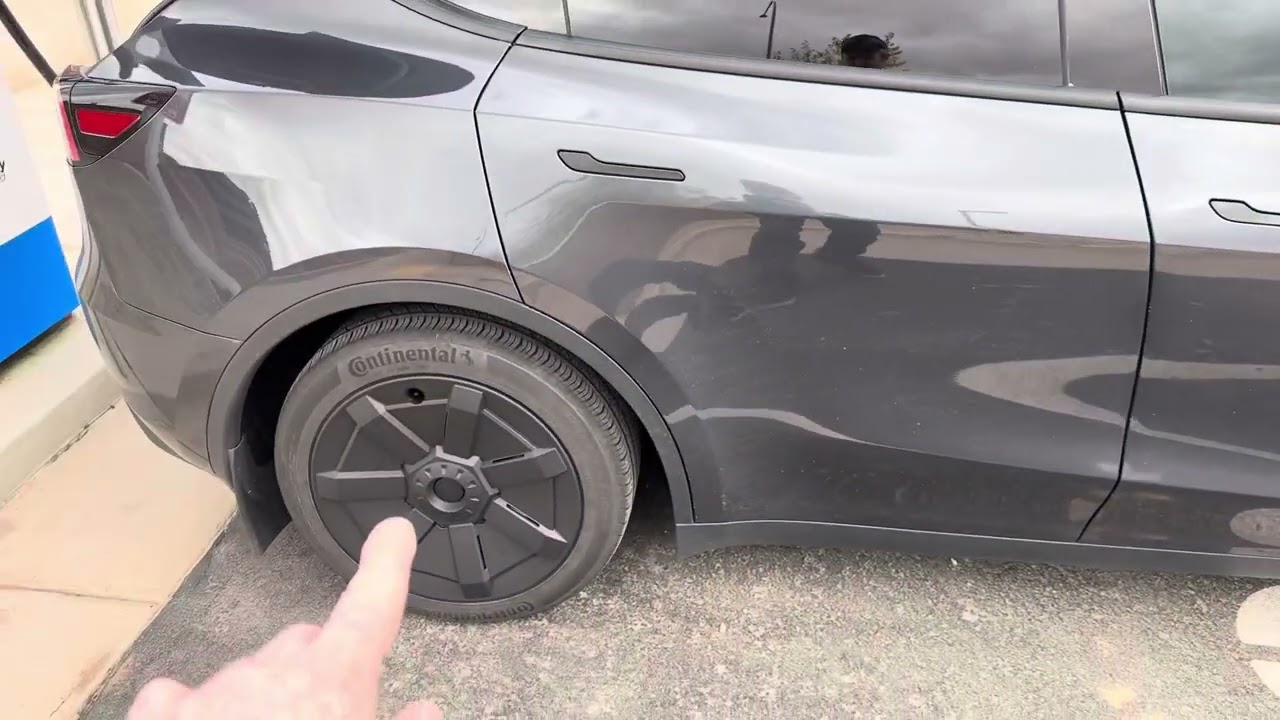 Tesla superchargers vs electrify America ccs chargers 