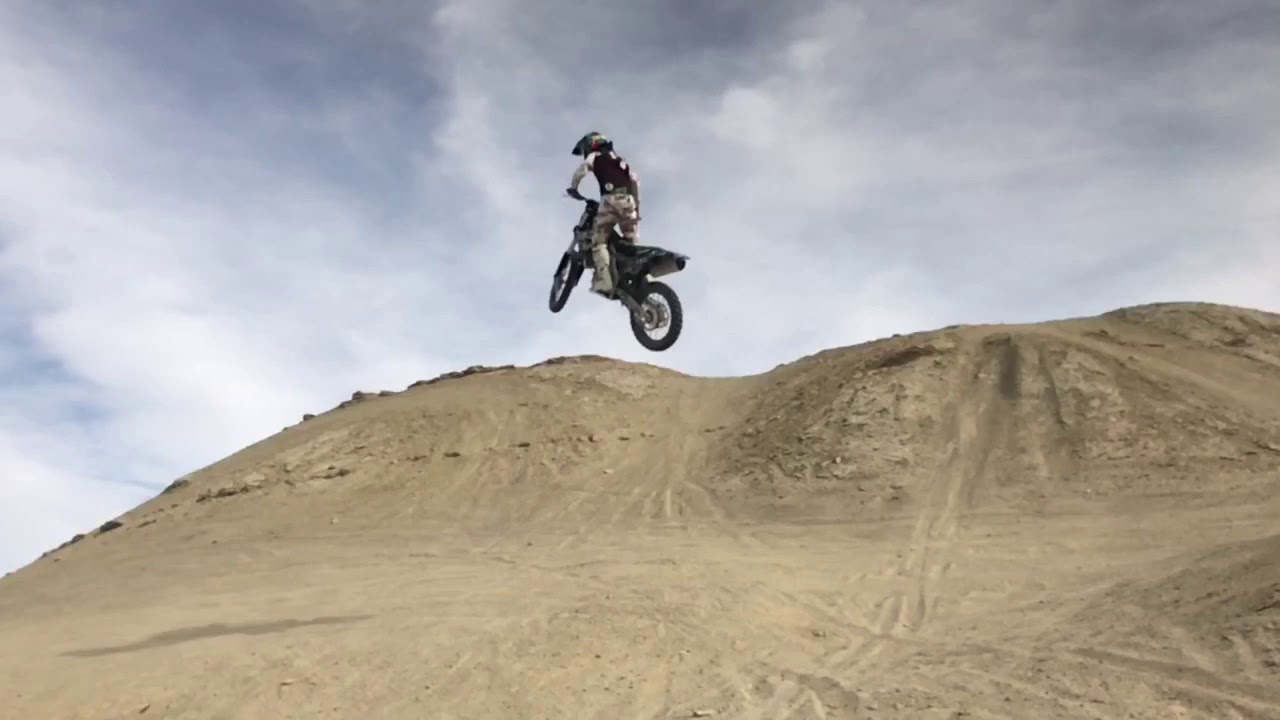 OCOTILLO WELLS 2017 JUMPS AND BAD CRASH YouTube