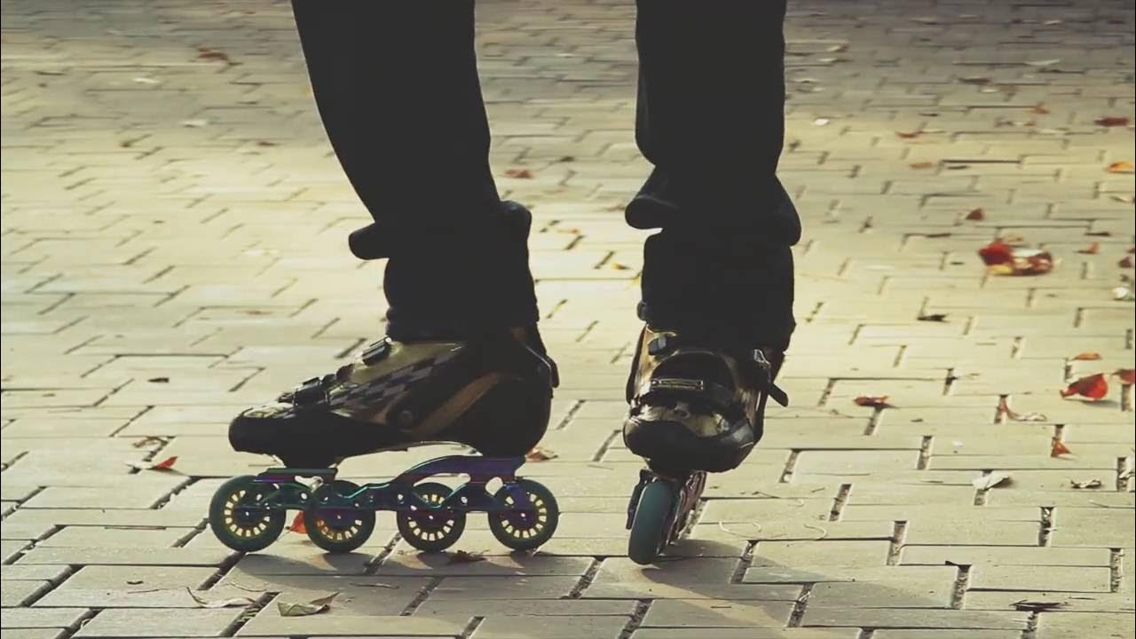 Человек катается на роликах. Ролик как у нее. Роликовые коньки powerslide xc trainer 2010. Роликовые коньки re:action galaxy girl (2019) 64mm. Роликовые коньки для взрослых.