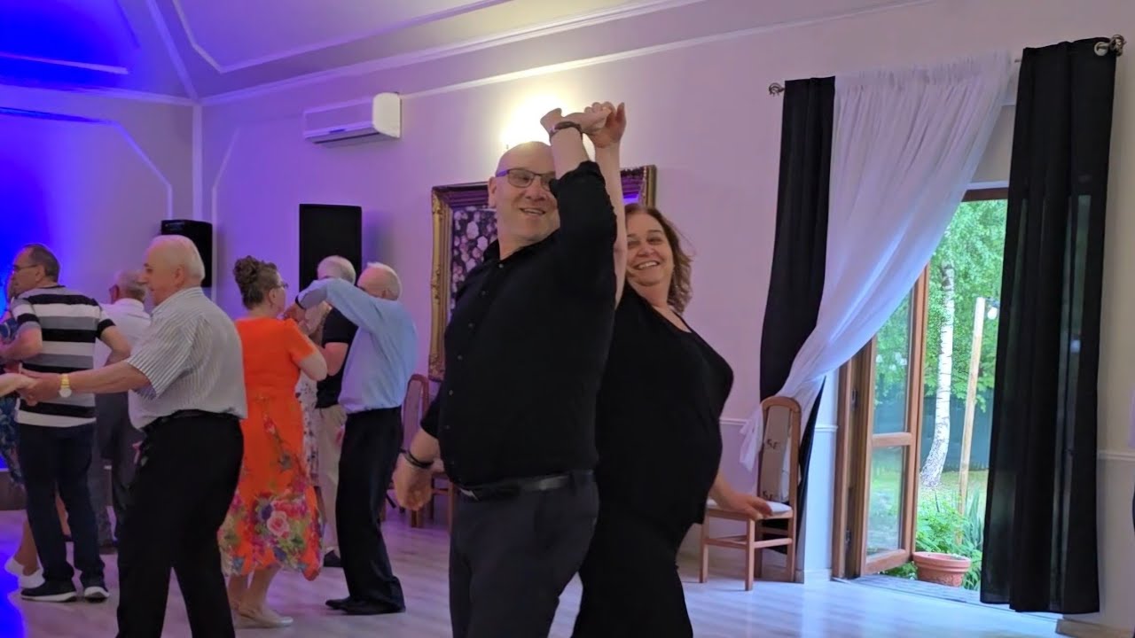 Wracamy z pięknym tańcem pary w czerni - Ich taniec to RADOŚĆ!