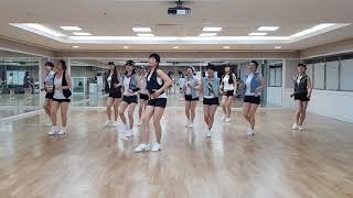 This World Today (Is A Mess) Line Dance (Absolute Beginner Level) Resimi