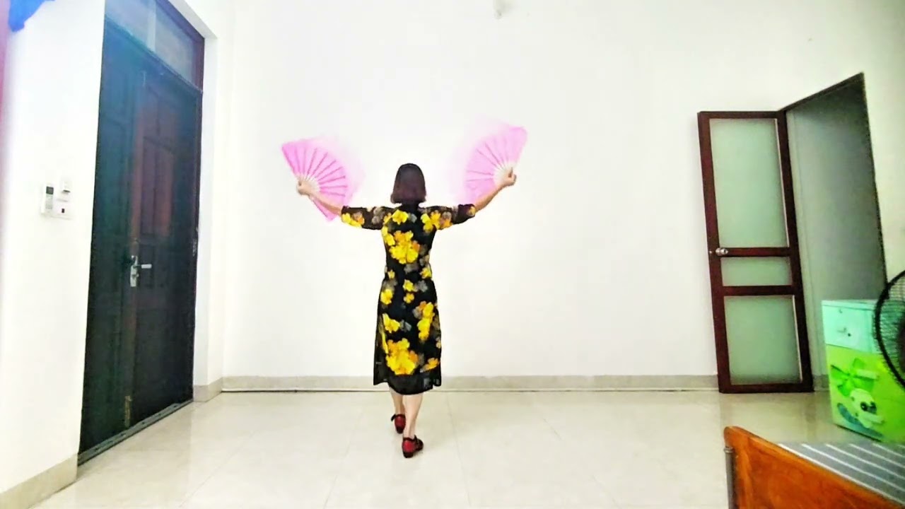 Múa quạt cùng hướng: Quê hương nghĩa nặng tình đầy/Biên đạo: Phạm Thị Lịch/Bấm👉để xem bài hướng dẫn