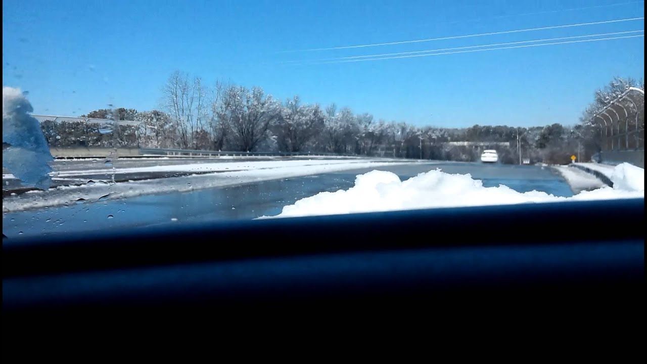 My drive to work in the snow - YouTube