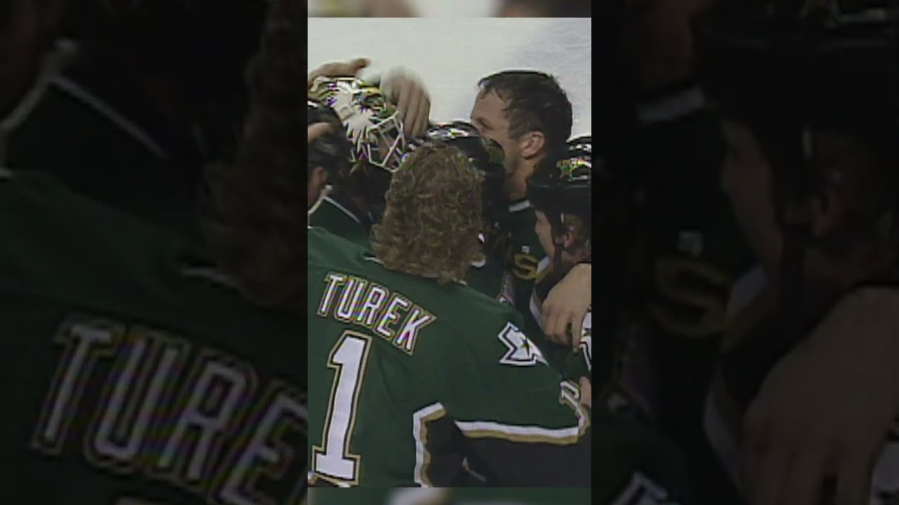 A Brett Hull jersey from 'No Goal' finals is up for auction