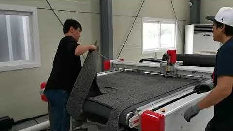 Máy cắt IECHO cắt Thảm Lót sàn xe hơi, Thảm nhựa xe ôto và cắt Da bọc ghế xe hơi