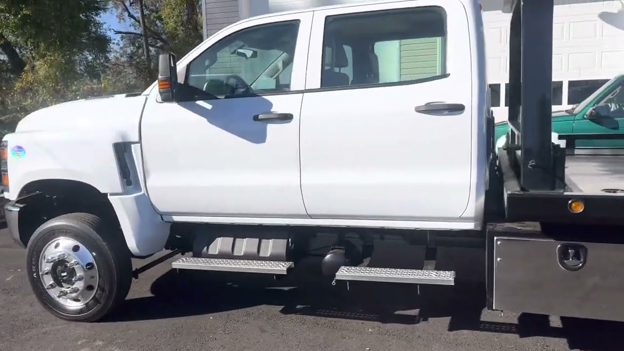 2019 Chevrolet Crew Cab 4x4 6500 Flatbed Tow Truck Rollback Diesel
