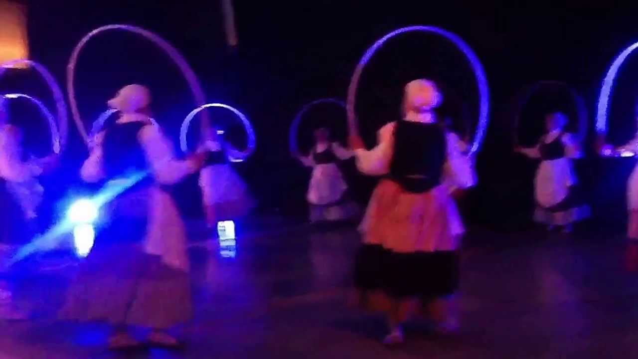 Meatzaldeko harrigorria dantza taldea neskak