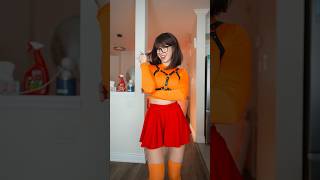 Velma Bounces When She Walks 😎