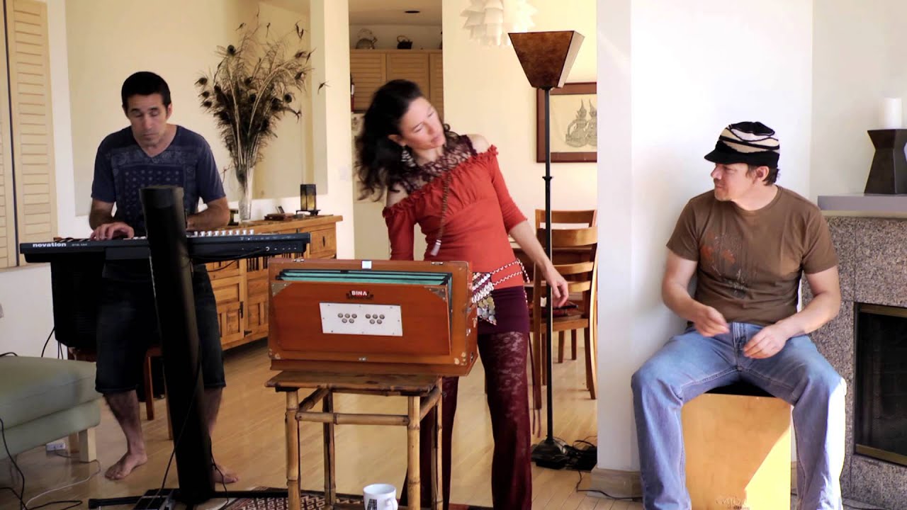 Donna De Lory A-Sides session: "Be the Change"