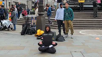 Street dancers - Picadilly Circus