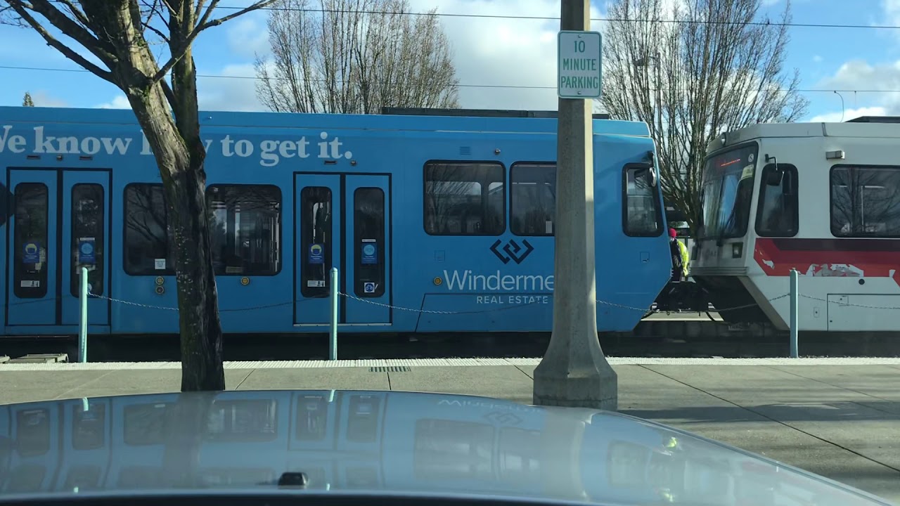 Trimet max red line to Portland international airport at Beaverton tc