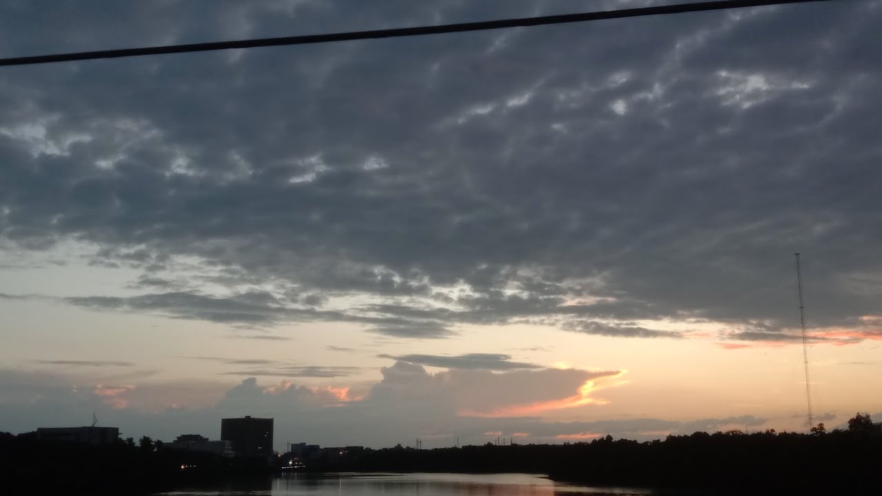 Grabe ka kapal ng usok sa jaro banda guys#fireoutbreak #iloilocity #everyone#rider 