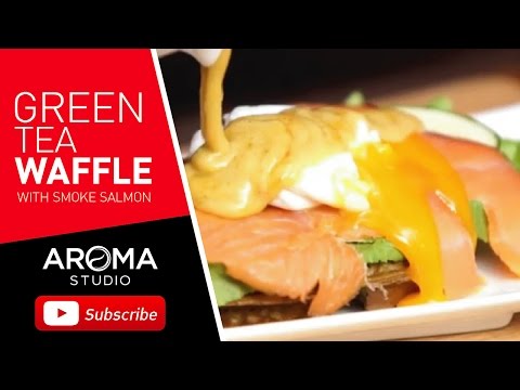 greentea-waffle-with-smoke-salmon