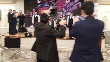 Ezro Malakov and students