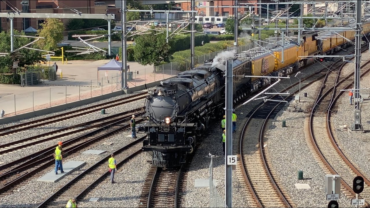 Union Pacific Big Boy 4014 Bending Through The 14° Curve On The Buck