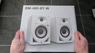 Unboxing Pioneer Dj DM-40D-BT-W Bluetooth White screenshot 5