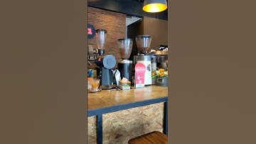 Semua bisa ngopi enak di AMSTIRDAM MALANG #shorts #kopi #malang #cafe