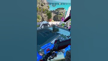 What is even happening 😵‍💫 #apex #shorts #youtubeshorts #funny #clips #wtf #apexlegends