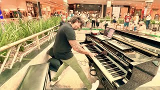 Maroon 5 This Love (Piano Shopping Mall)
