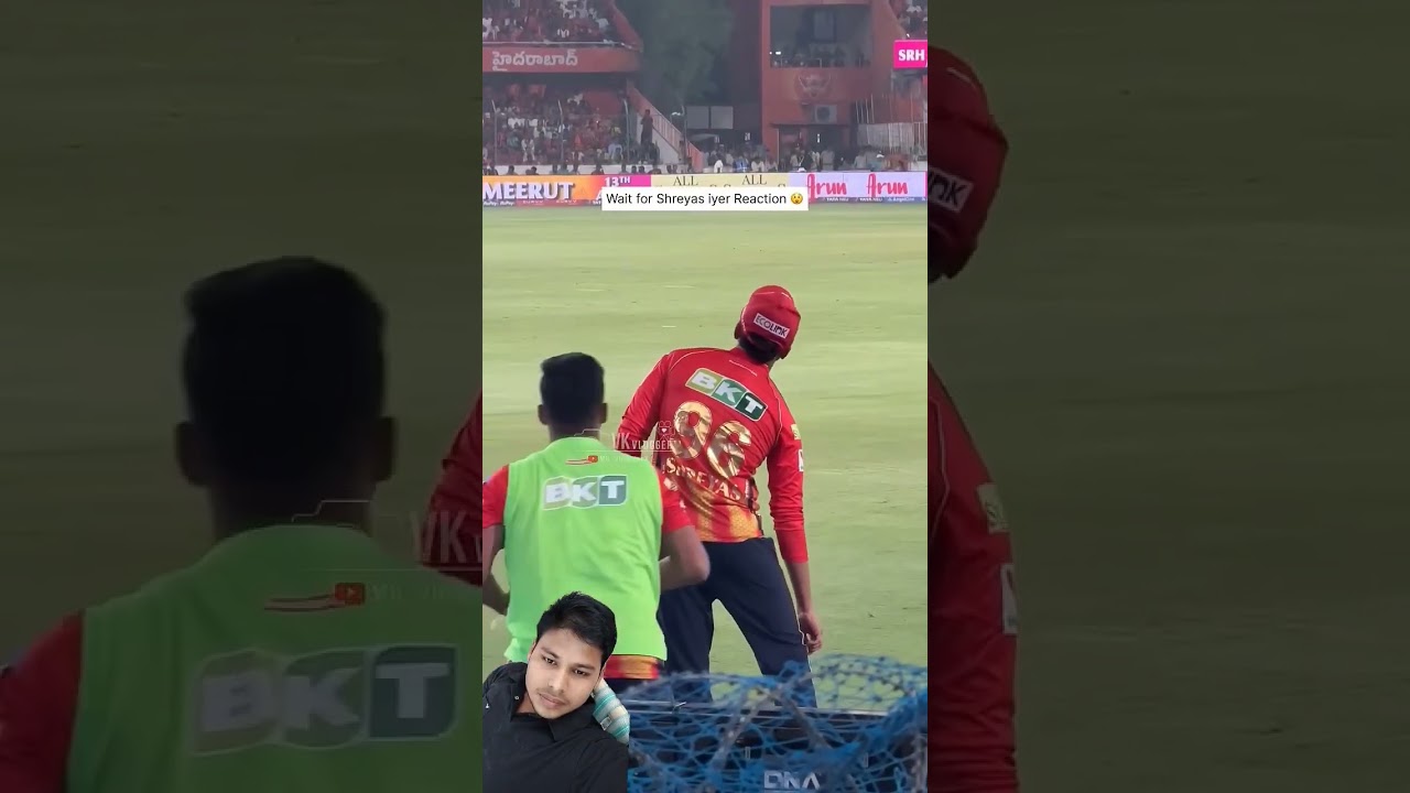 Shreysh इयर Looking in Audience Reaction 