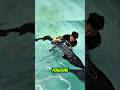 Pria Ini Masuk ke Aquarium Predator Demi Tantangan #ikan #aqaurium #shorts