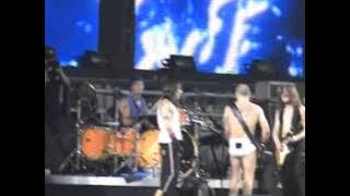 Red Hot Chili Peppers - Save The Population (tease) [Live, Berlin - Germany, 2006]