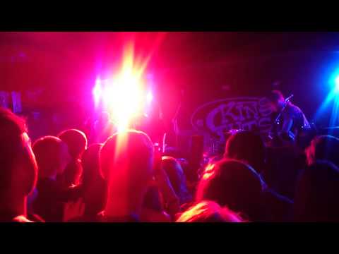 LIGHTS @ KING TUTS - OIL AND WATER