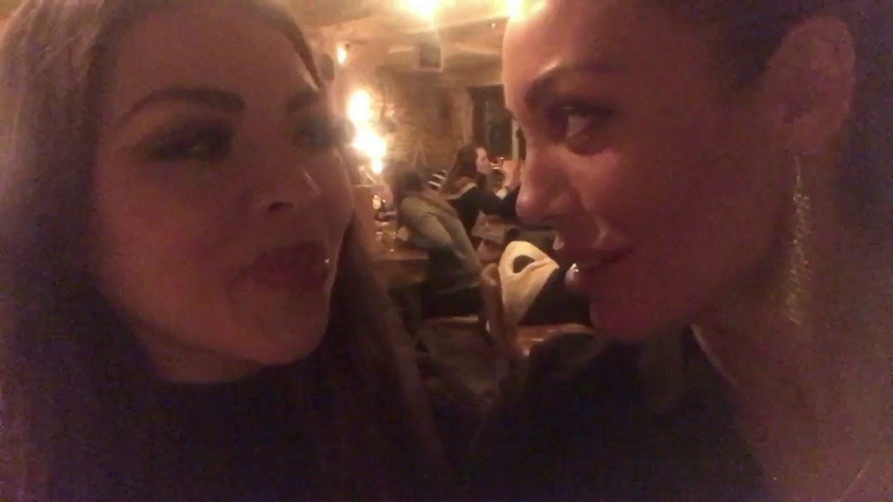 Danielle Balk, haar schoonfamilie & Dorien Rose Duinker dineren in ‘t Leeuwtje YouTube Danielle Balk, haar schoonfamilie & Dorien Rose Duinker dineren in ‘t Leeuwtje YouTube