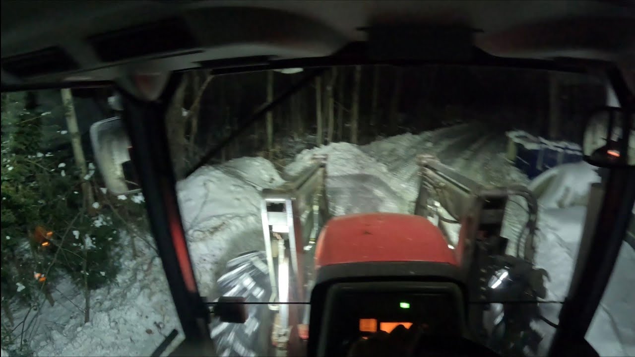 LE MCCORMICK DÉPLACE DES MONTAGNE DE NEIGE !!