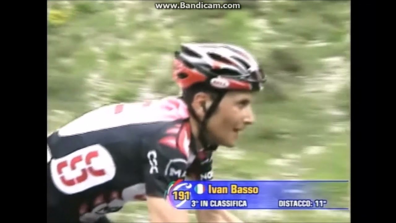 Giro d'Italia 2006 - Stage 8 - Ivan Basso pose sa main sur le Tour d'Italie