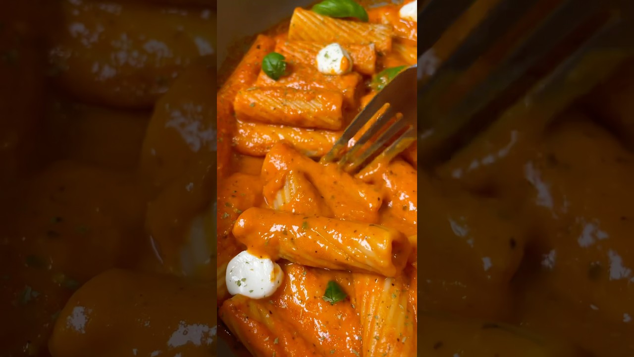 No-cream but super creamy tomato pasta