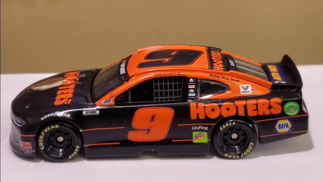 Lionel Racing Chase Elliott 2020 Hooters 1:64 Nascar Diecast