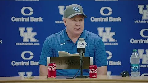 UK Coach Mark Stoops responds to Calipari's 'baske...