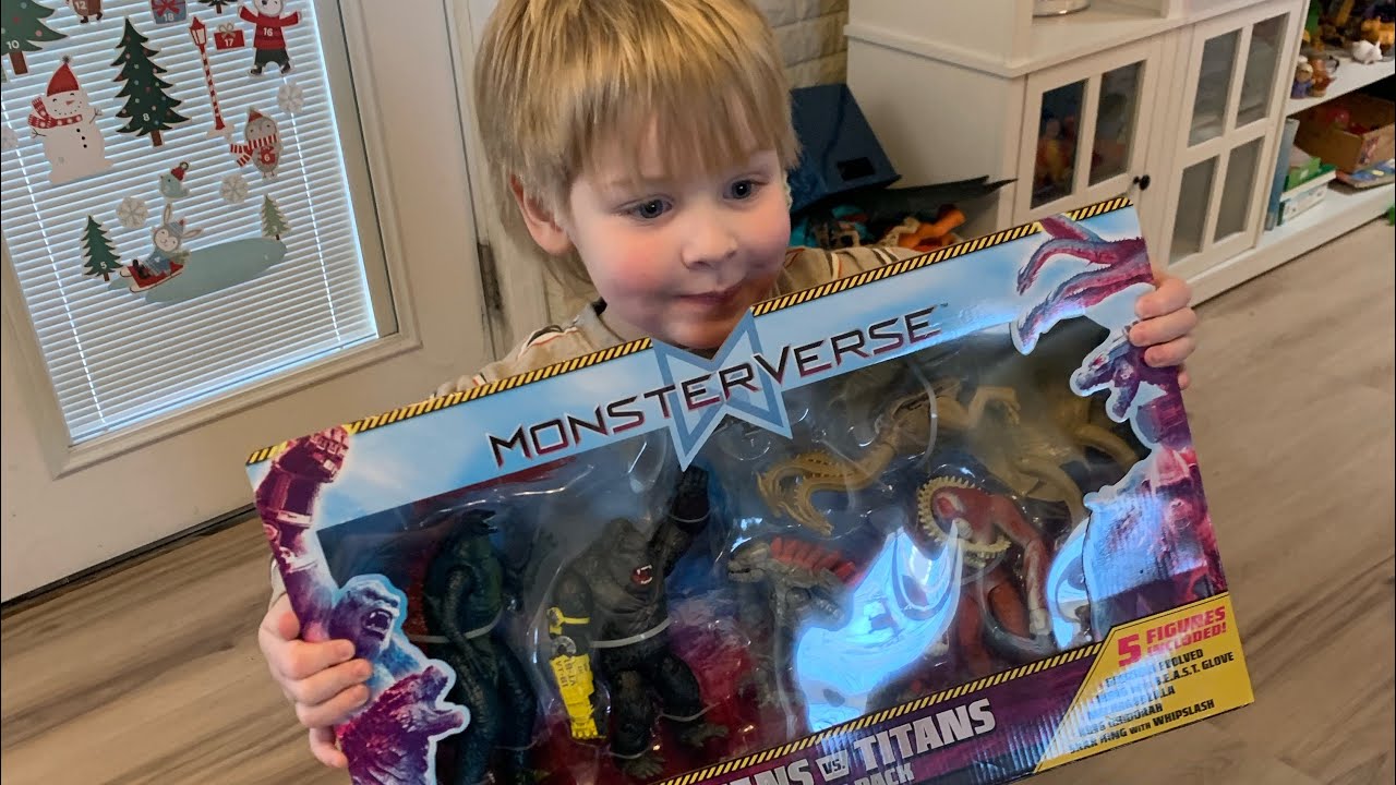 Noyze Toyz Episode 73 - Reed has his 1st Toy Hunt searching for King Kong and Godzilla Toys! Vlog 