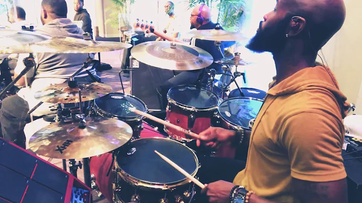 Zacardi Cortez /w MIKE HUNTER JR on drums!! Enteri...