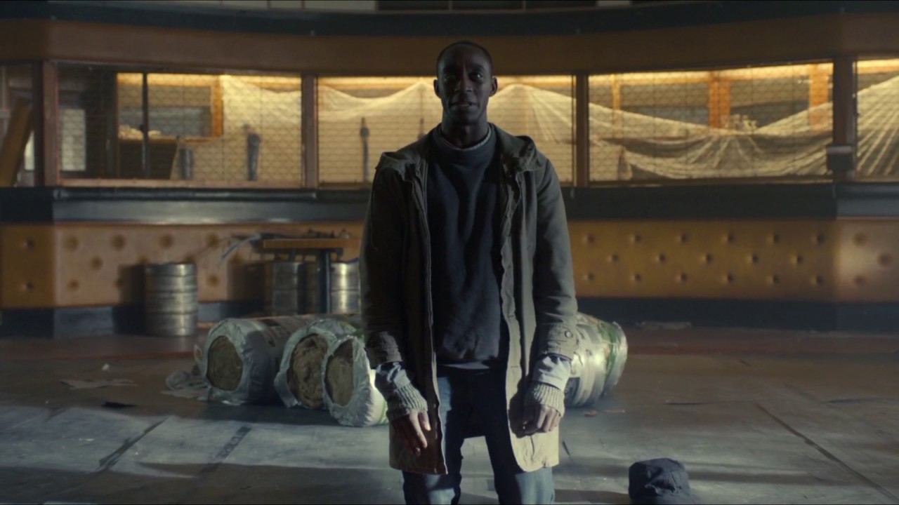 Synth Max android prays in Humans scene (actor Ivanno Jeremiah)