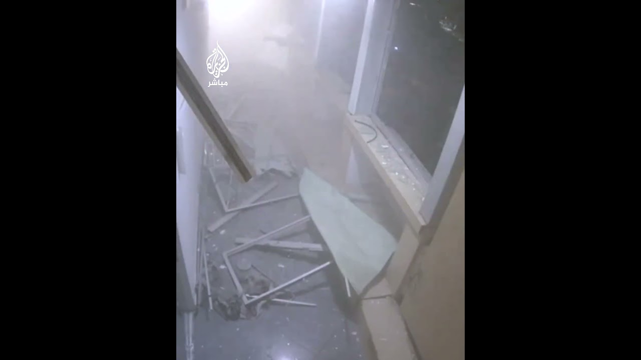 كاميرا مراقبة توثق لحظة انفجار مسيرة أطلقها الحوثيون داخل مبنى في تل أبيب